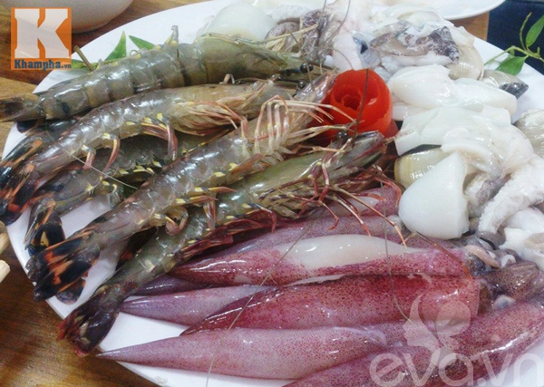 Ấm ngày gió rét với lẩu hải sản hào nam