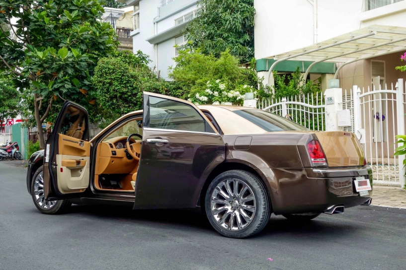 chrysler 300c thành rolls-royce hết 200 triệu của thợ việt