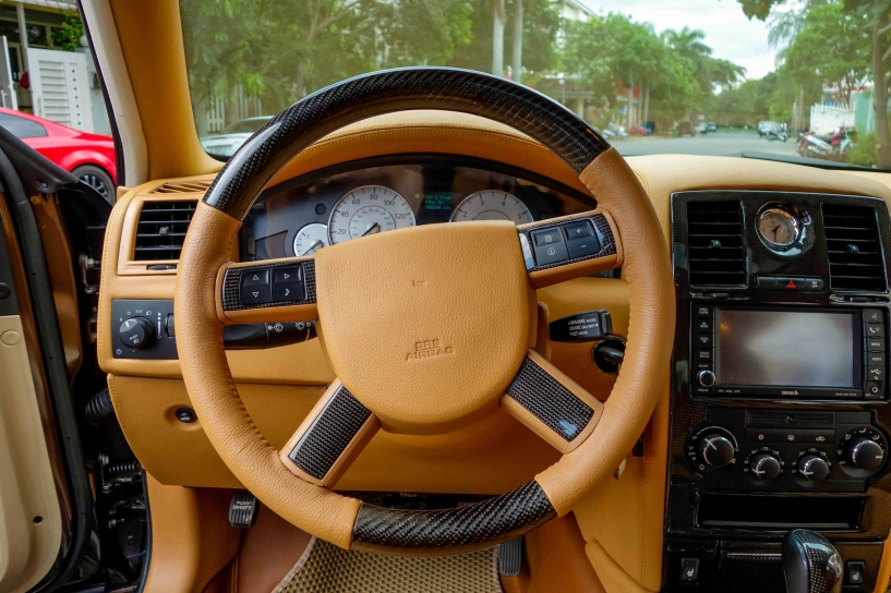 chrysler 300c thành rolls-royce hết 200 triệu của thợ việt