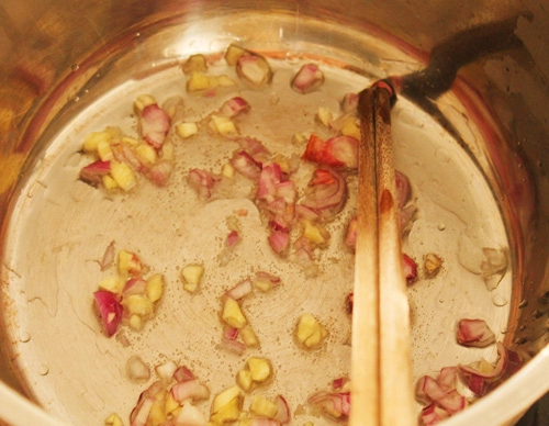 Nấu canh chua cá lóc làm dịu nắng đầu mùa