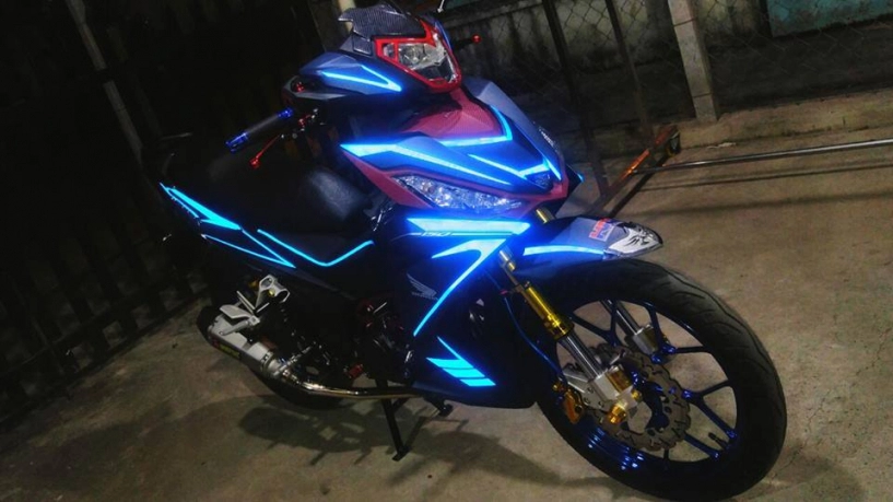 Winner 150 độ pô akrapovic tỏa sáng trong đêm