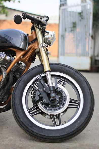 Hình anh honda cb750 phong cách cafe racer