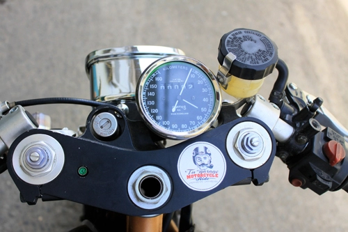 Hình anh honda cb750 phong cách cafe racer