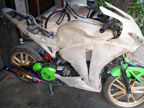 Yamaha nouvo độ áo cbr1000rr của sinh viên nha trang