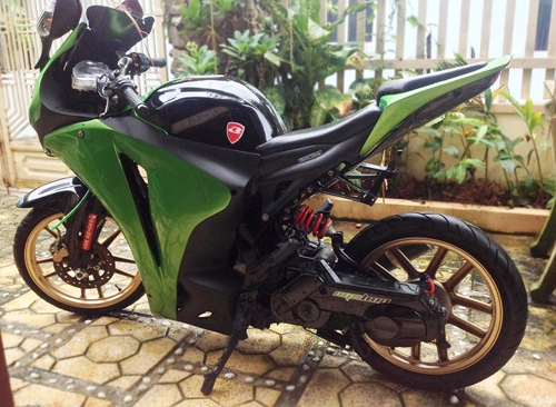 Yamaha nouvo độ áo cbr1000rr của sinh viên nha trang