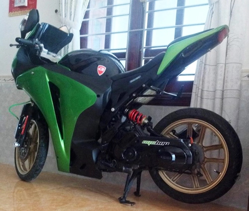 Yamaha nouvo độ áo cbr1000rr của sinh viên nha trang