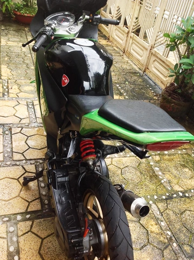 Yamaha nouvo độ áo cbr1000rr của sinh viên nha trang