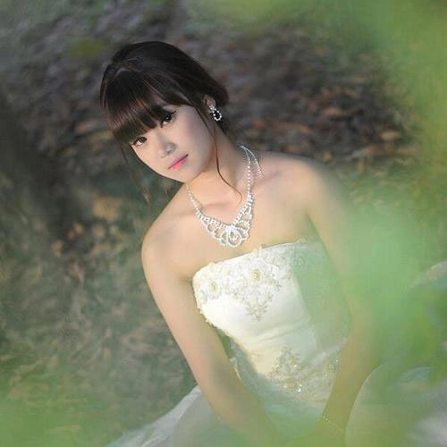 bí kíp tạo dáng với váy cưới của sao việt