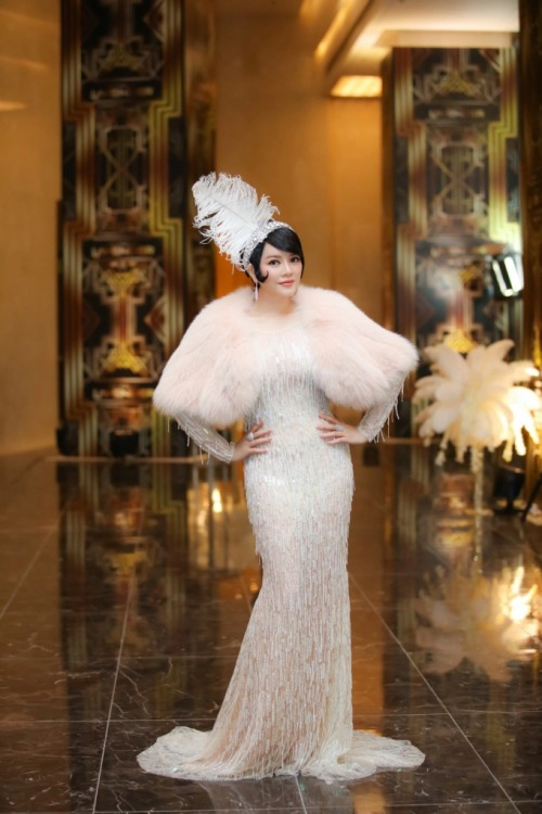 Váy xuyên thấu làm có làm khó cho bạn