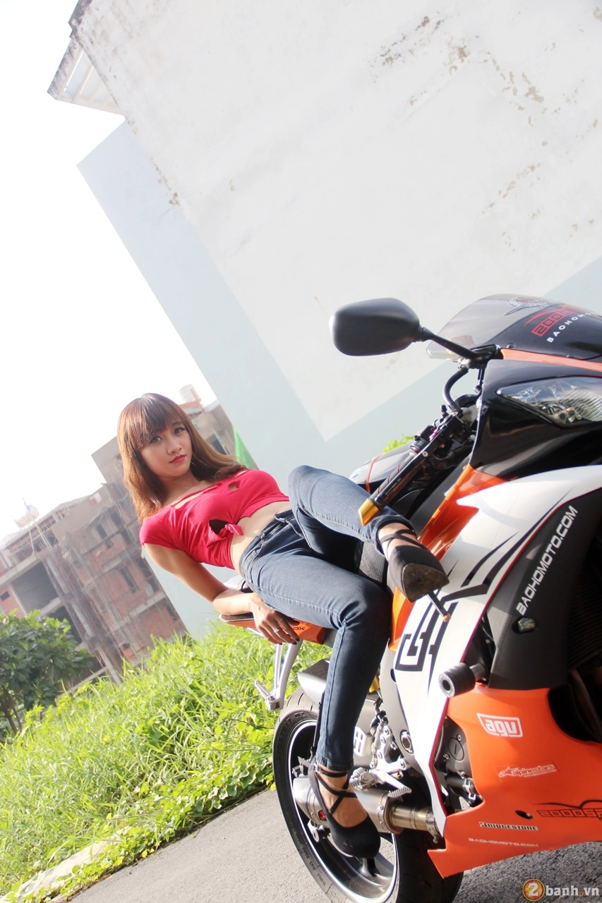 Yamaha r6 đo dang cung teen girl trong party abmiralce