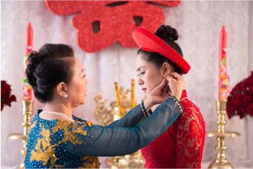 Bí quyết chọn trang sức hoa tai cho nàng dâu mới