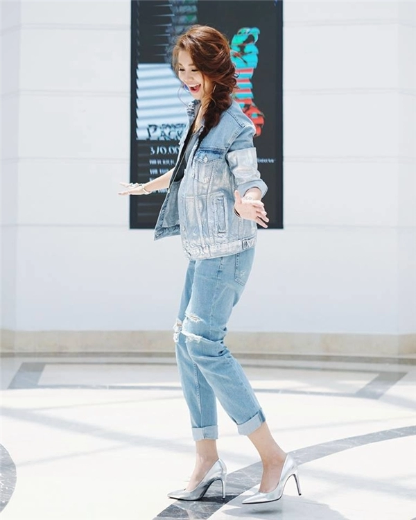 phạm hương hồ ngọc hà đọ eo thắt chân dài gợi cảm