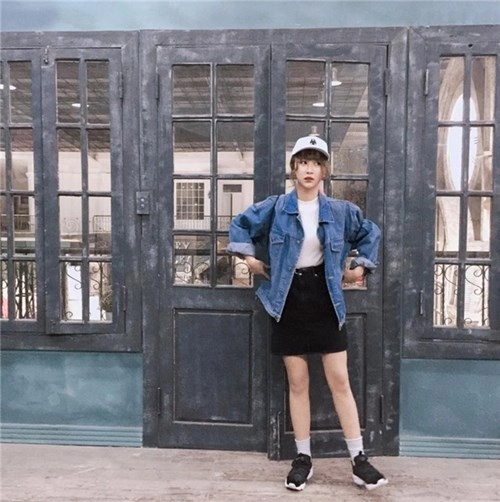 Denim xu hướng sẽ khiến con gái đứng ngồi không yên hè này