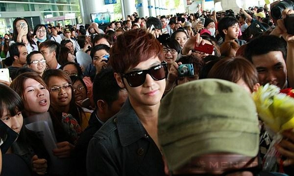 Kim bum trẻ trung và lịch lãm với kiểu tóc layer