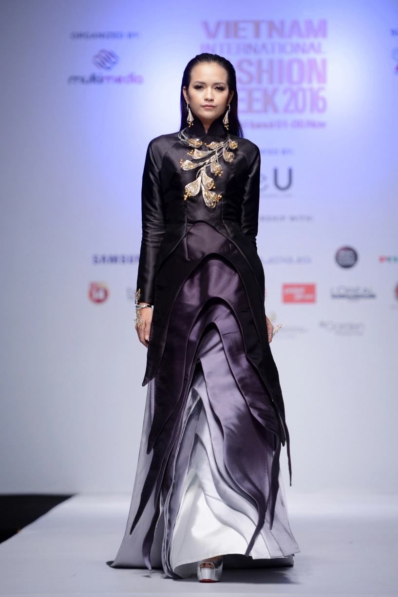 Dàn mẫu next top model khoe sắc trên sàn diễn hà nội