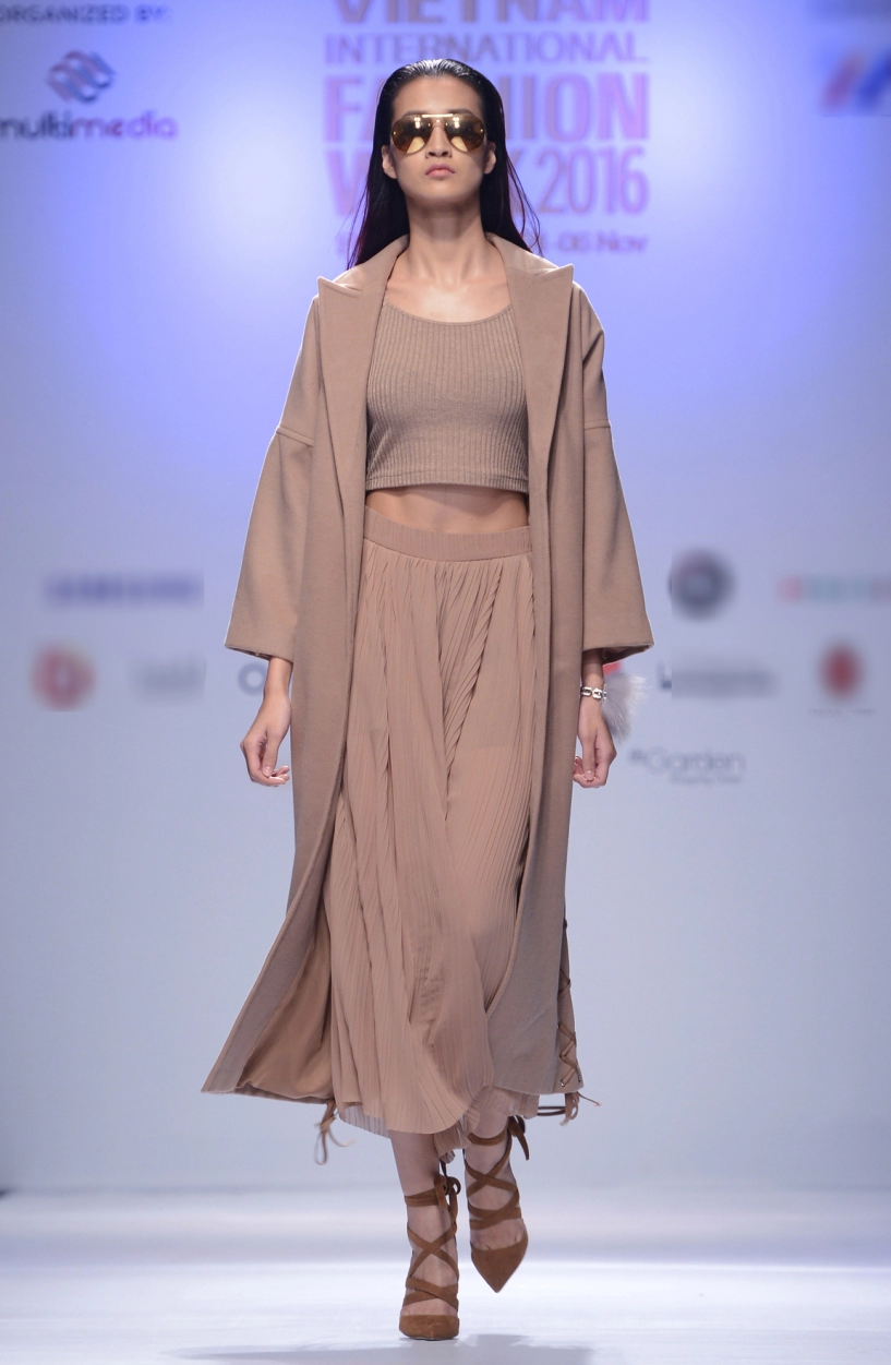 Dàn mẫu next top model khoe sắc trên sàn diễn hà nội