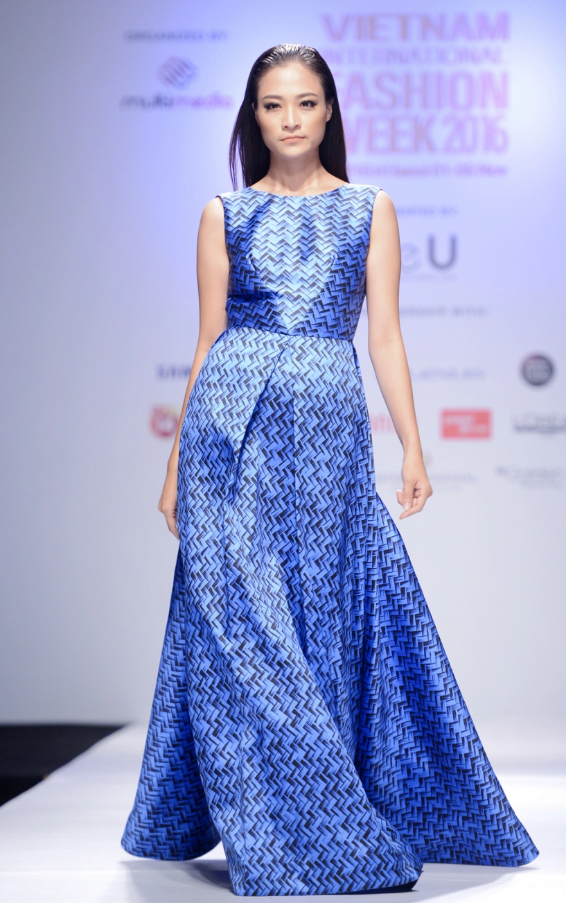 Dàn mẫu next top model khoe sắc trên sàn diễn hà nội