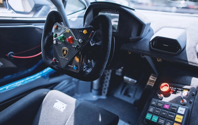 Lamborghini huracan 620 mã lực cập bến hong kong
