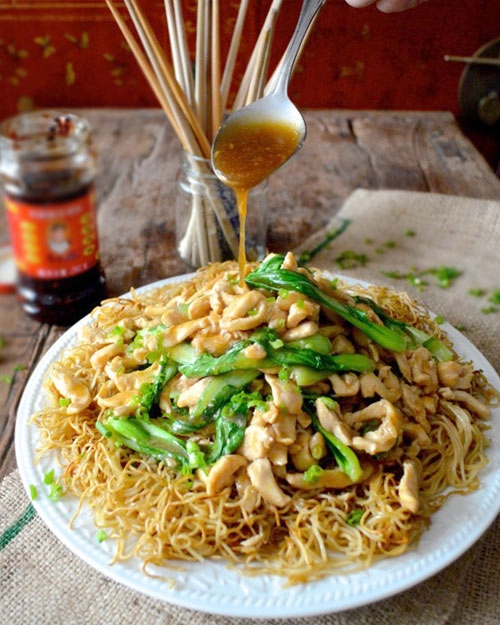 Mì trứng xào gà rau cải đơn giản mà ngon