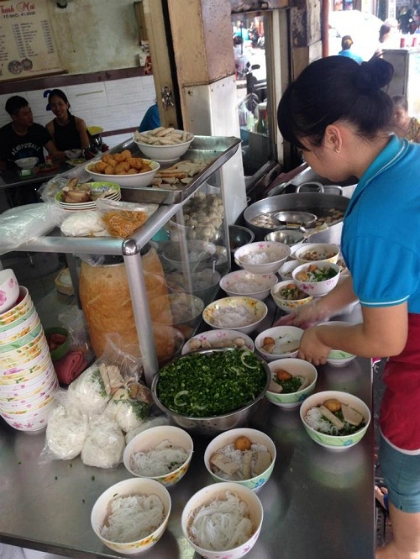 Quán bún mọc 40 năm vẫn đông nghẹt khách ở sài thành
