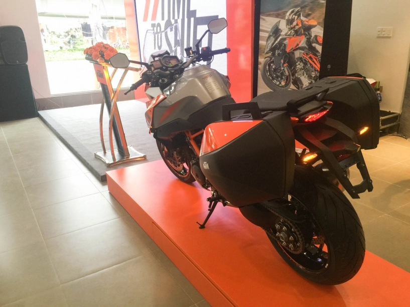 Siêu xế phượt ktm 1290 super duke gt