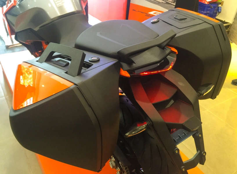 Siêu xế phượt ktm 1290 super duke gt