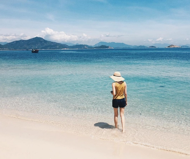 Tông màu nào được sao việt yêu thích nhất mùa thu