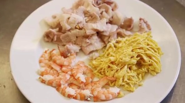 Tuyệt chiệu làm gỏi cuốn tôm thịt thanh mát lạ miệng