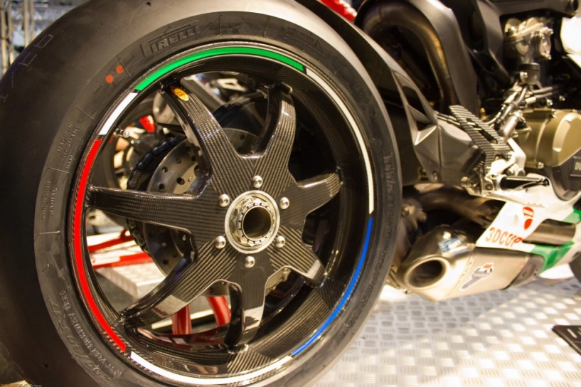 Chi tiết ducati 1199 panigale power seal racing team