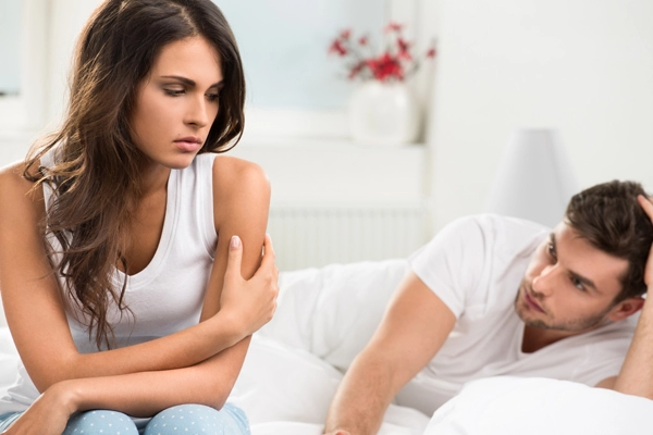 Chồng đón vợ cũ về sống cùng nhà