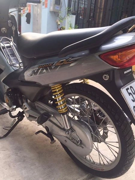 Hình ảnh em wave alpha độ kiểng nhẹ với cặp heo brembo