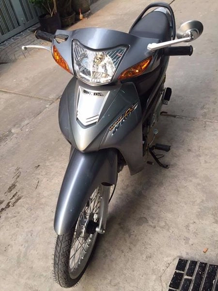 Hình ảnh em wave alpha độ kiểng nhẹ với cặp heo brembo