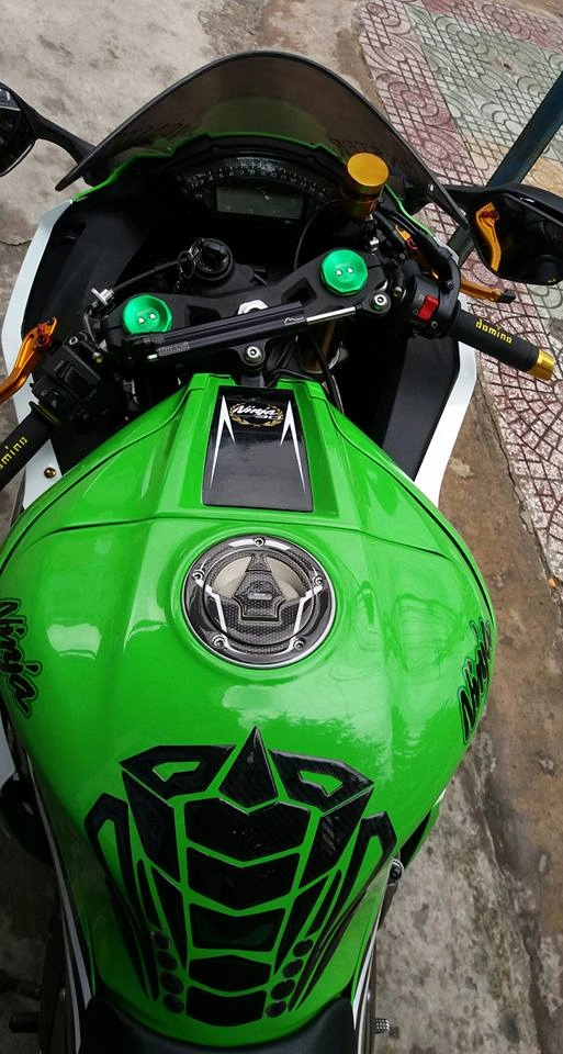 Hình ảnh kawasaki zx10-r trắng xanh long lanh