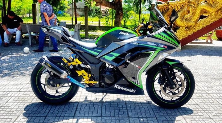 Ninja 300 phiên bản kỉ niệm 30 năm với vẻ đẹp ấn tượng