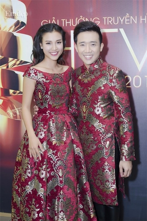 Noo phước thịnh sơn tùng lộng lẫy với áo dài họa tiết