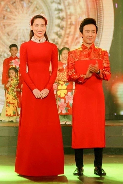 Noo phước thịnh sơn tùng lộng lẫy với áo dài họa tiết