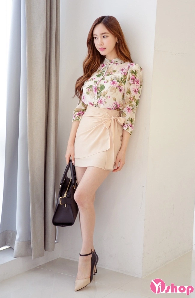 Áo sơ mi nữ họa tiết hoa cho nàng nổi bật xuống phố