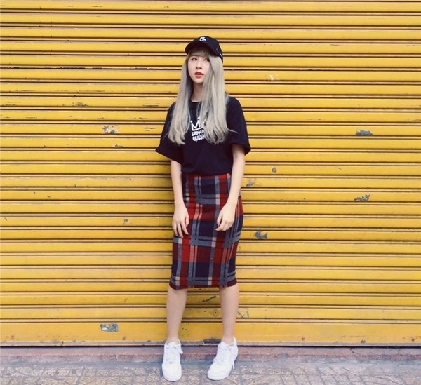 Mix đồ bánh bèo với sneaker cá tính mà con gái nên biết