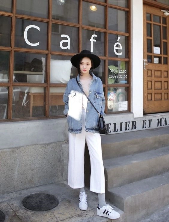Mix đồ bánh bèo với sneaker cá tính mà con gái nên biết