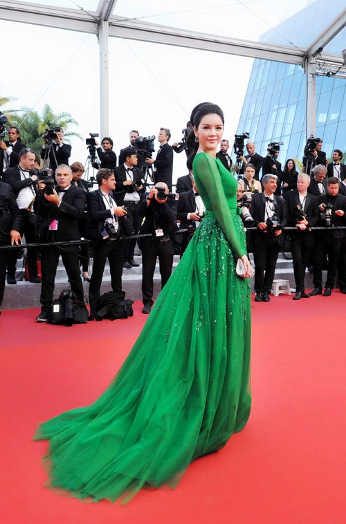 7 chiếc váy giúp lý nhã kỳ làm mưa làm gió