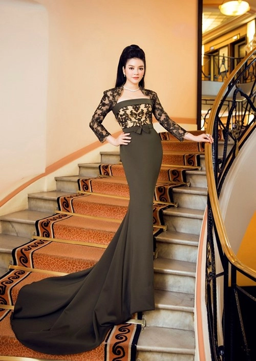 7 chiếc váy giúp lý nhã kỳ làm mưa làm gió