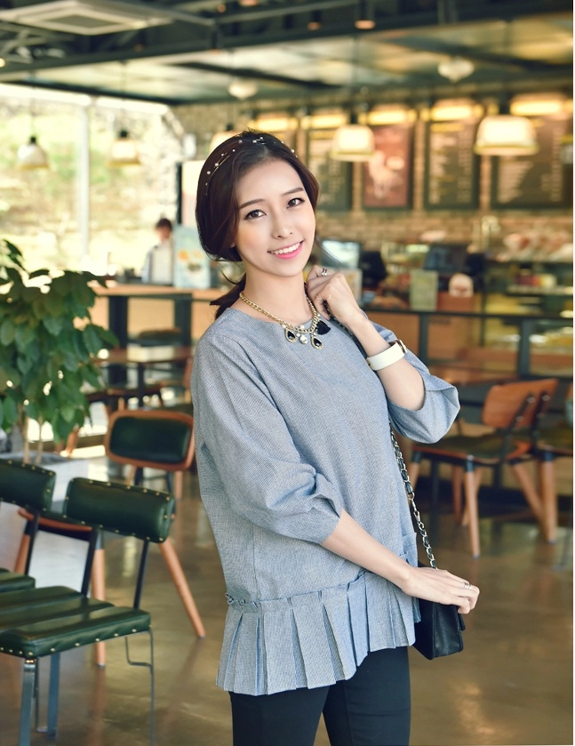 Áo sơ mi nữ tay dài phồng duyên dáng là tâm điểm