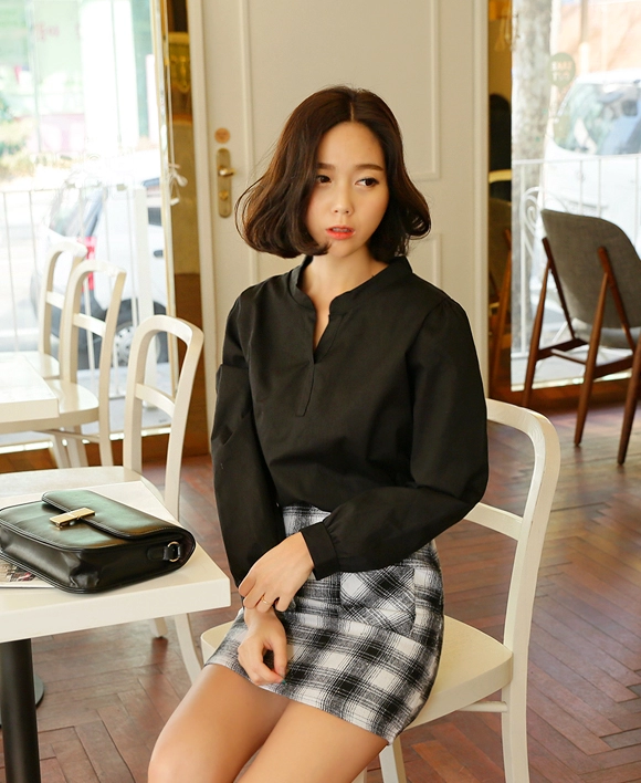 Áo sơ mi nữ tay dài phồng duyên dáng là tâm điểm