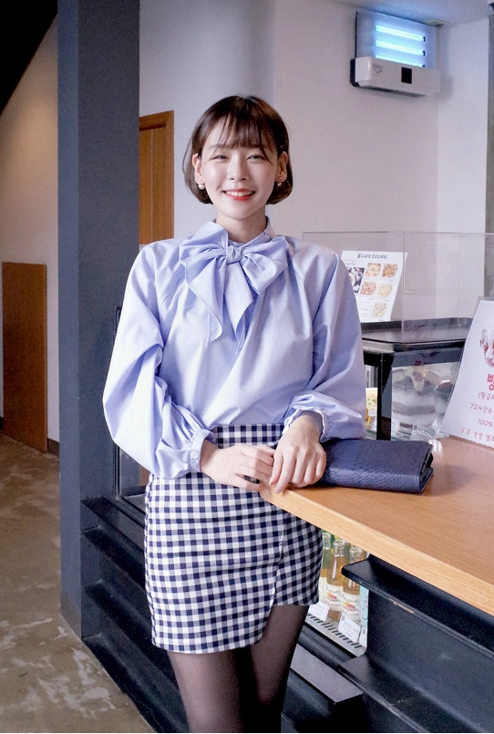 Áo sơ mi nữ tay dài phồng duyên dáng là tâm điểm