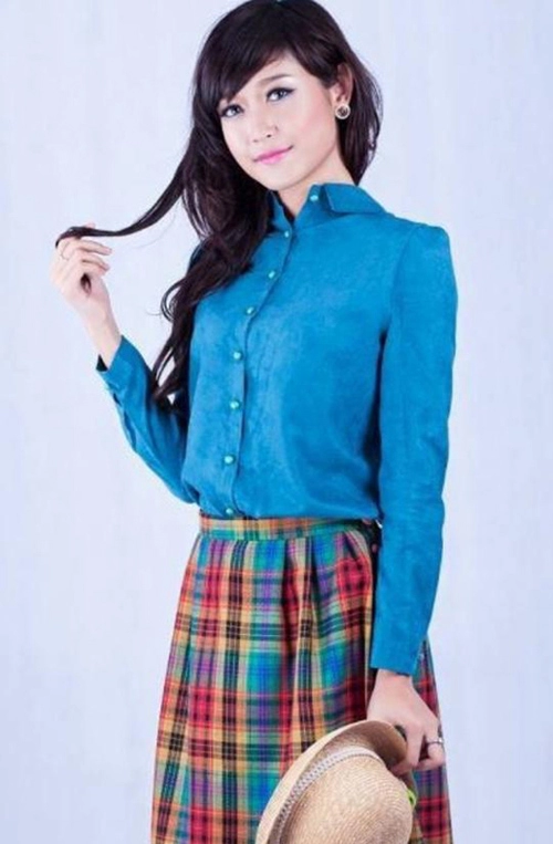 Cười lăn với váy áo thời ngố tàu của 6 mỹ nhân 9x hot nhất vbiz