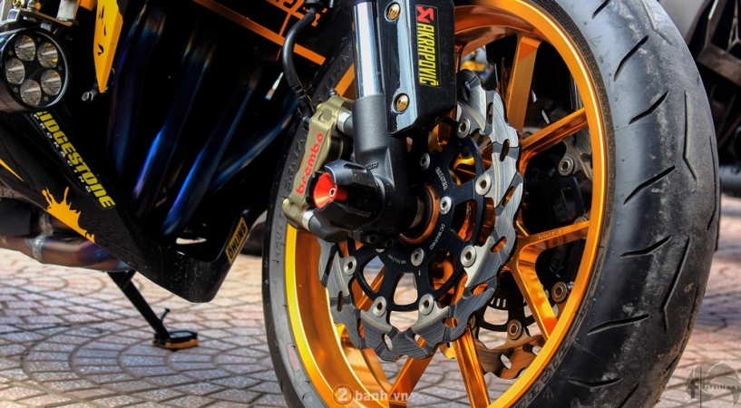 Kawasaki z1000 độ ấn tượng trong bộ cánh mới cùng đồ chơi hàng khủng