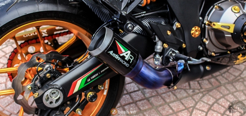 Kawasaki z1000 độ ấn tượng trong bộ cánh mới cùng đồ chơi hàng khủng