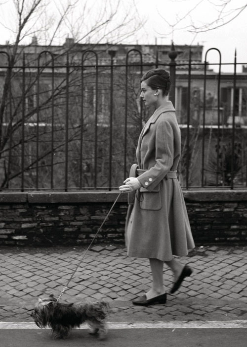 Loạt ảnh street style quý giá của audrey hepburn