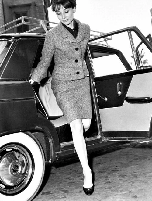 Loạt ảnh street style quý giá của audrey hepburn
