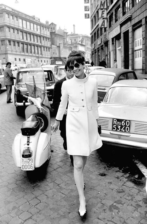 Loạt ảnh street style quý giá của audrey hepburn